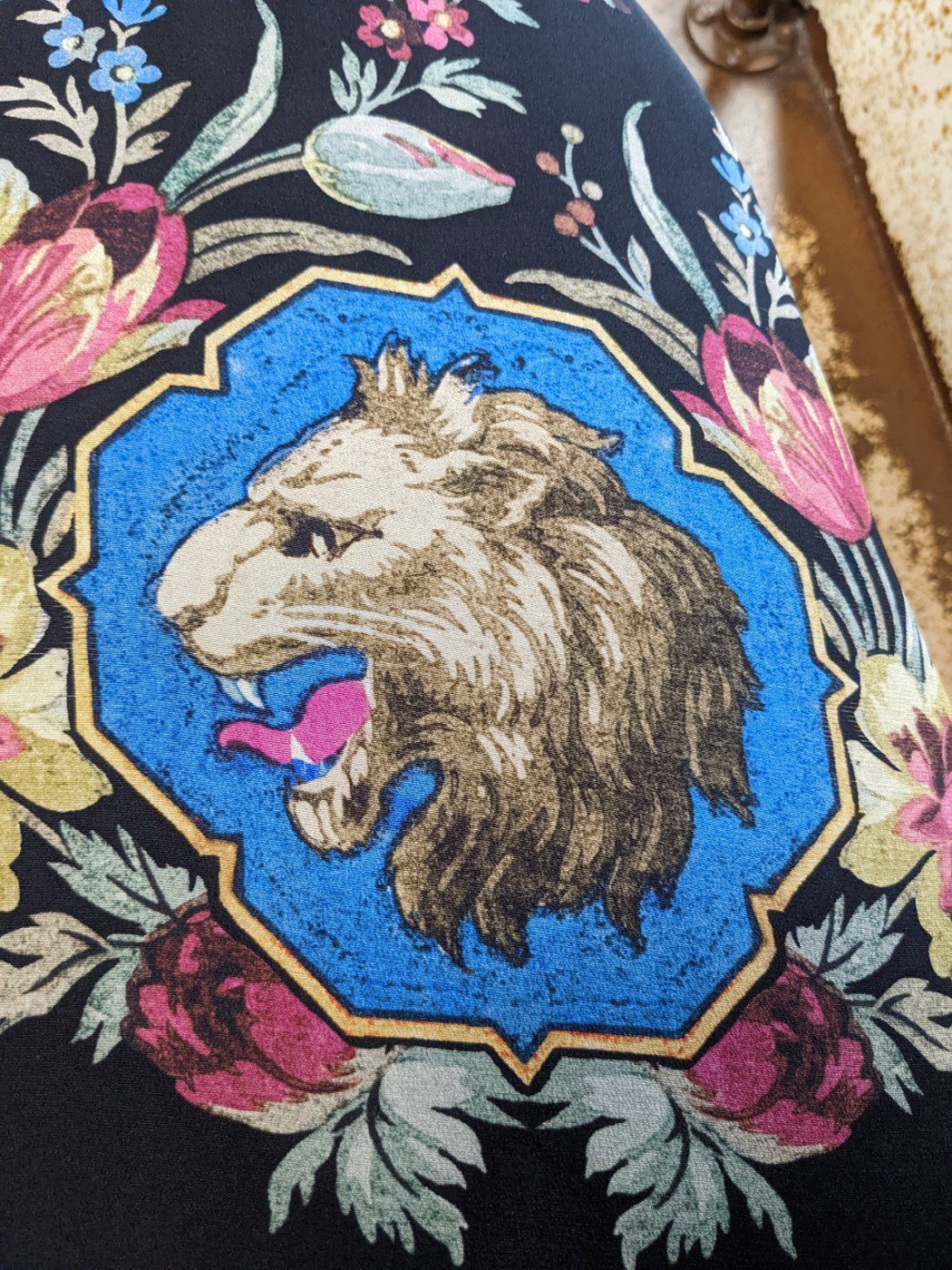 Gucci lion